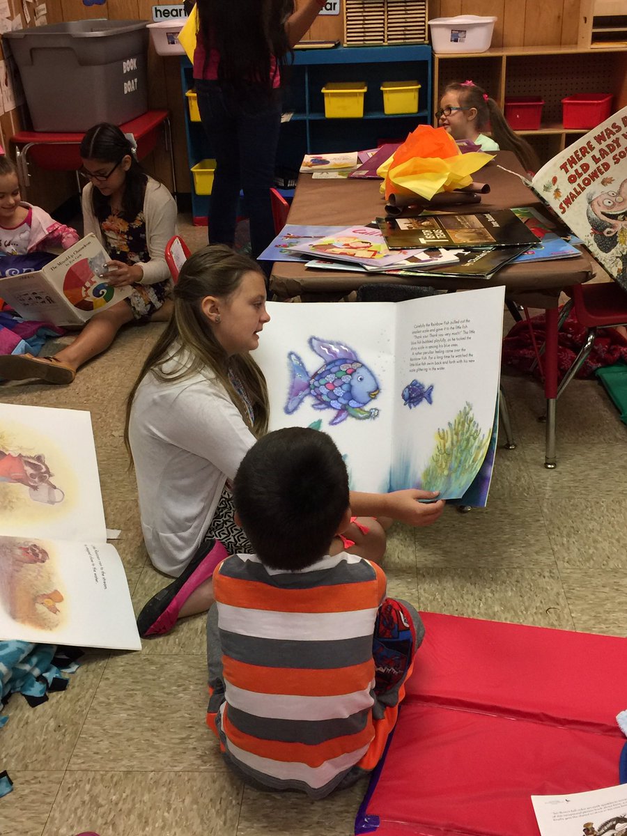 msharrisfam's tweet photo. Camp PreK reading day!!! Reading with 5th grade #TeamFES #fes2016 https://t.co/RzkRKO106J