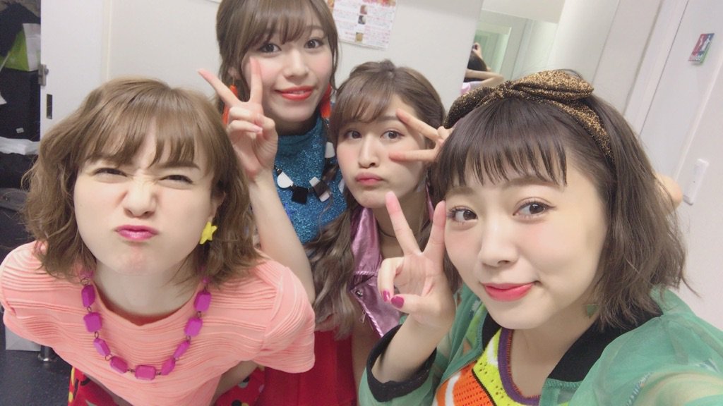 enuta15's tweet photo. 【ツアーファイナル!】
5/28(日)品川インターシティホール
①13:00開場/13:30開演
②17:30開場/18:00開演
前売りチケット本日23:59まで
https://t.co/tHzM5GUqmG
#チャオベラ春ツアー
#あと3日
#DrafKing
#松井リカ https://t.co/CLN1p12JWe
