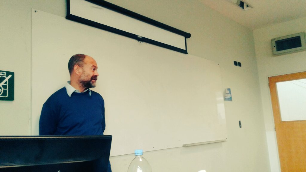 ClaudiaClaug2's tweet photo. Nos visitó DrCarlosBalzi en clase de #TeoPolII /#LicRelacInternac de @LaSiglo21. Gracias ProfDrMarcelaRosales X convocarlo. @pablorivarola https://t.co/QkyFOt5P80