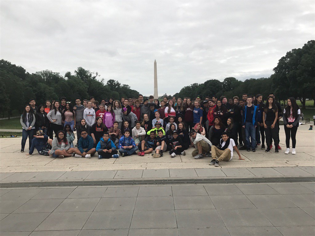 GBoulegeris's tweet photo. Grade 8 Washington trip!  Making lasting memories! Gr8 picture capturing Day 1!  #allin4theville @SchoolSup @JDePace https://t.co/Hbh9lNLjeY