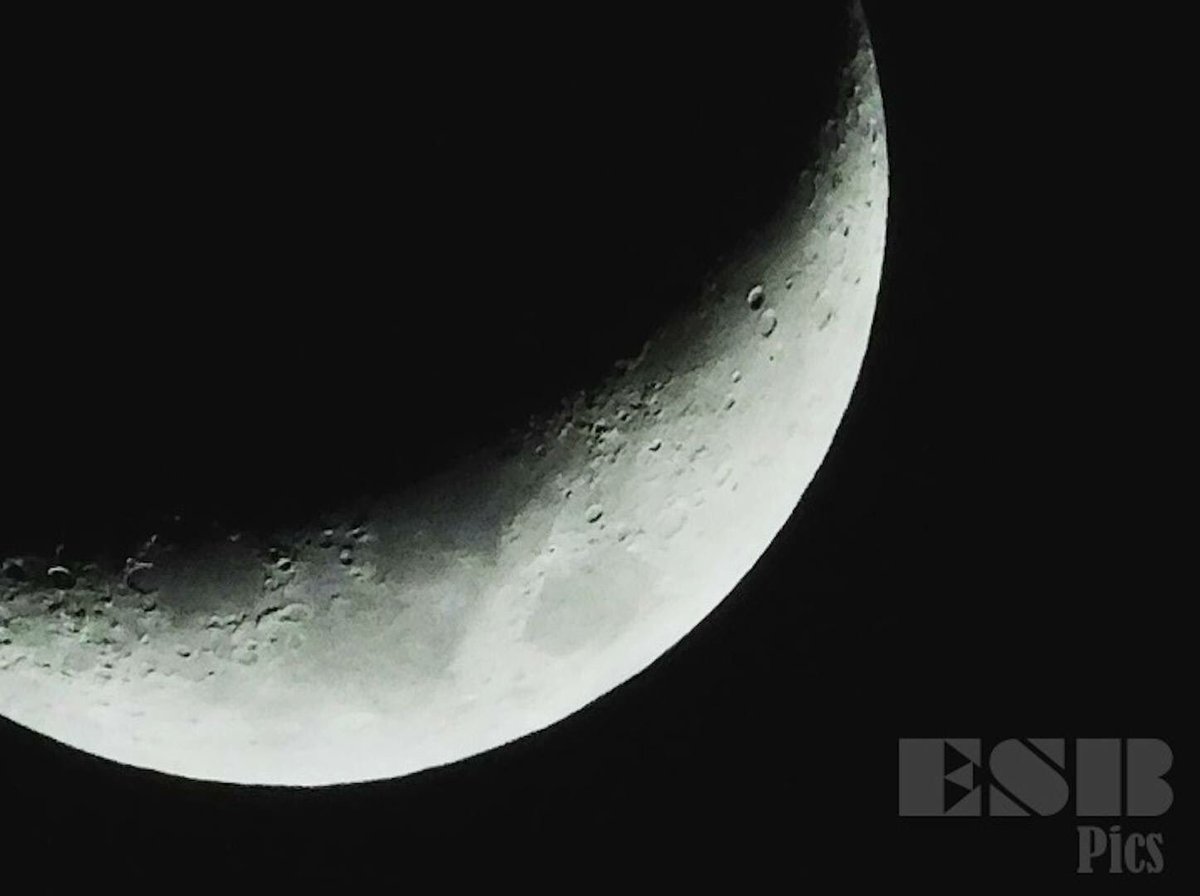 csotito's tweet photo. We are never too far from each other because we are under the same moon.
#life #love #hope Follow on Facebook @esbpics https://t.co/PAURdMNXOV