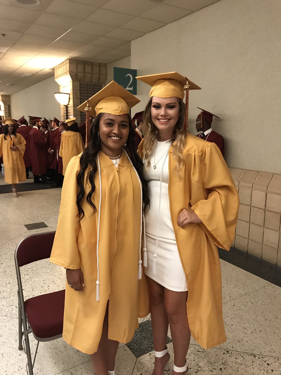 THSTPSD's tweet image. Class of 2017