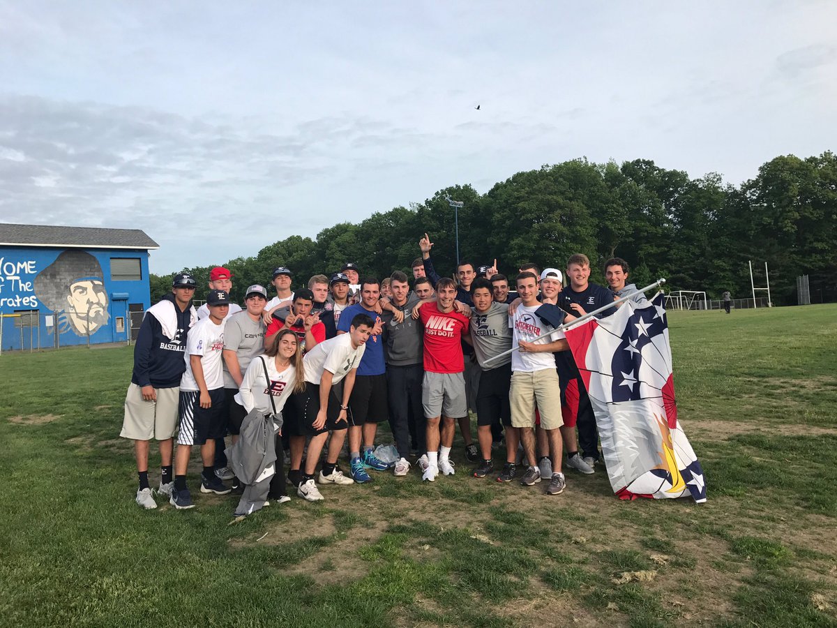 sternm40116's tweet photo. Guess who's back! @Eagle___Nation @EastchesterVSB https://t.co/74FaTV25sT