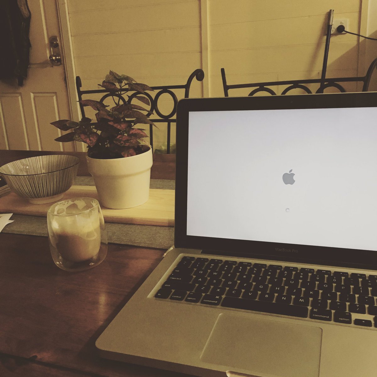 MelBronca_'s tweet photo. My office for the day 👌 https://t.co/mgH1dQEsIE