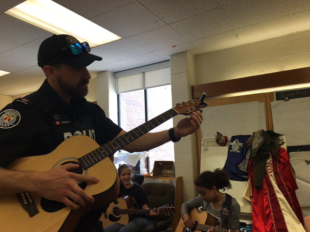 TPSD55fuzz's tweet photo. The children at #Rock55 were happy to see Officer Sean back at the program. @TDSBBlake @COPSandKIDSca https://t.co/VeNE7uUhp2