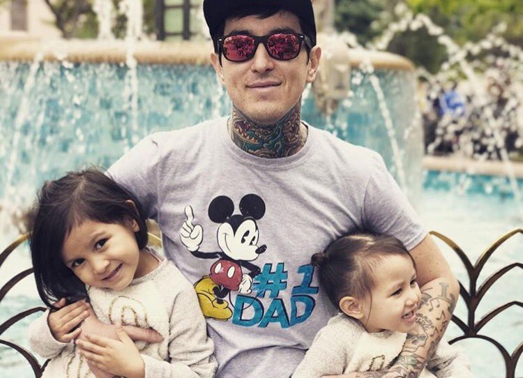 DILFSOFDISNEYY tweet picture