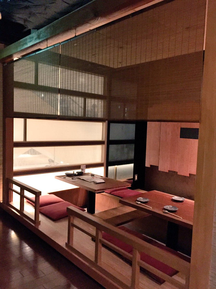 nicolas75flyert's tweet photo. { うおまん E-ma梅田店 #restaurant #Osaka } #interiordesign https://t.co/qXId6vSeld