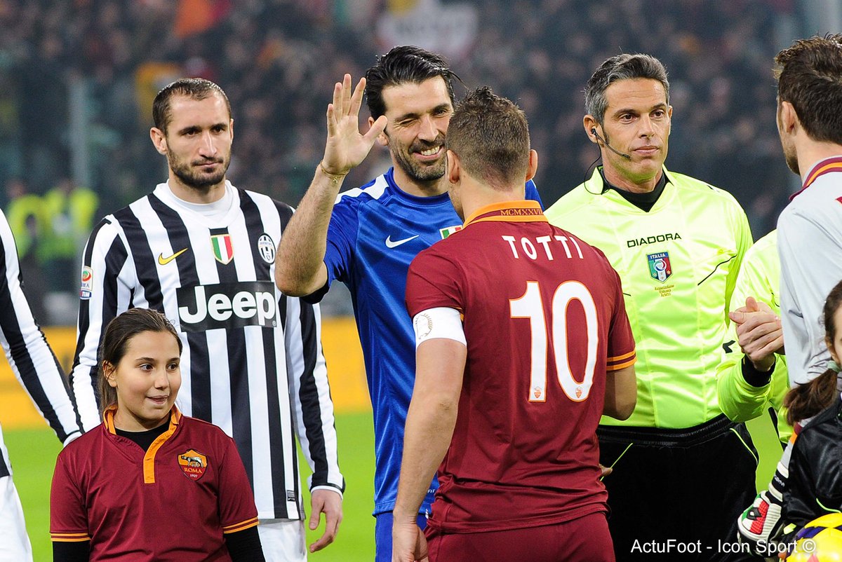 ActuFoot_'s tweet image. Buffon : "Totti m’a marqué beaucoup de buts. Certains furent tellement beaux que si je les avais arrêtés, j’aurais ruiné un travail de chef"