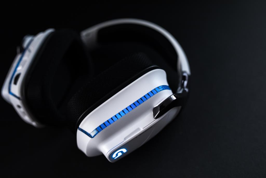 Logitech G on "Dolby Surround? Headphone:X? You have options for premium sound with #LogitechG #G933 Artemis Spectrum Snow https://t.co/BsZ7ew576X https://t.co/jEdzdFXcCl" /