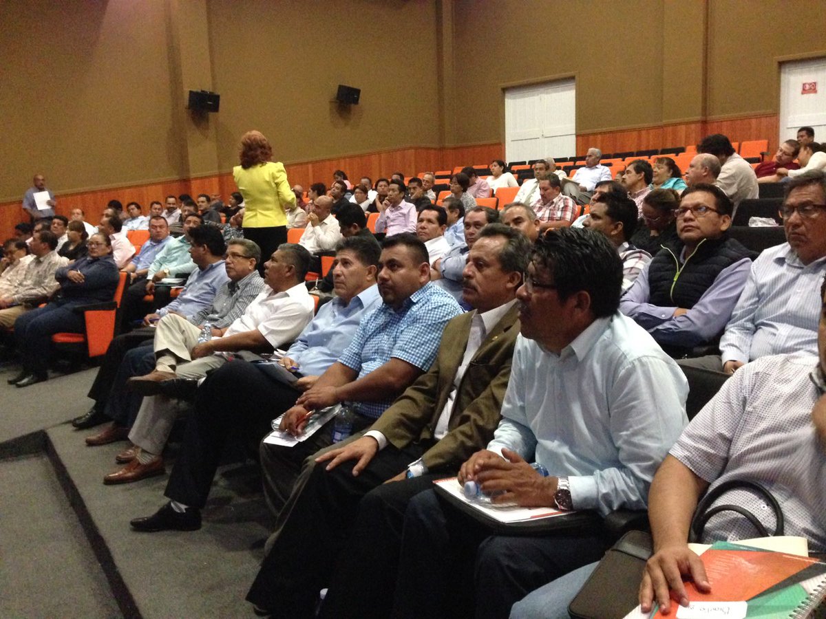 En representación del Mtro. Juan Díaz de la Torre Presidente Nacional del SNTE. Sostienen Reunión de Trabajo con el #CES36 
<a href="/Secretario_36/">Rigoberto  Vargas</a>