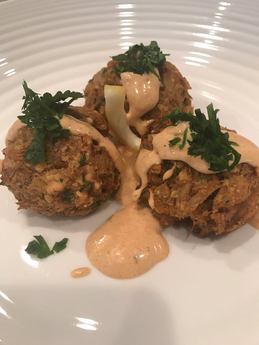 TheOhioSt8's tweet photo. Lump meat crab balls with a spicy remoulade. #foodporn #chefscotty @GordonRamsay https://t.co/lVE2dd29S4