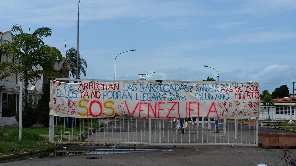 Aylinmsg's tweet photo. 💛💙❤ #puertordaz #guayana #guayanaresiste #gochaenguayana #soygocha #SosVenezuela https://t.co/oFxltR3Eh3