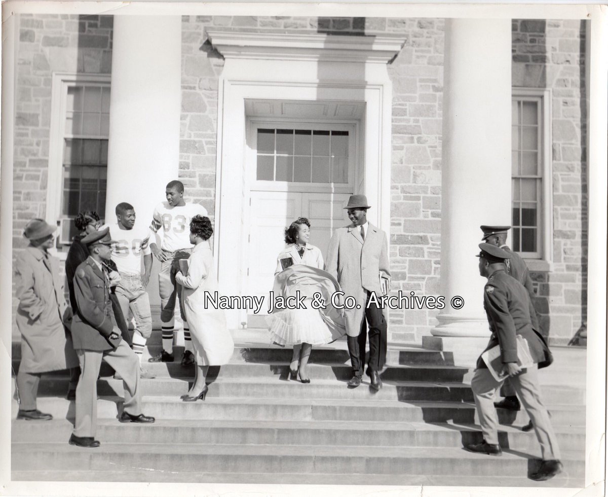 philipjmerrill's tweet photo. #MSU150
#Classof41#PaulHenderson#1931Diploma
#Classof37
#BlackAmericana
#NannyJack&Co
Black Baltimore's history...None better! https://t.co/5cFpPyNyJQ