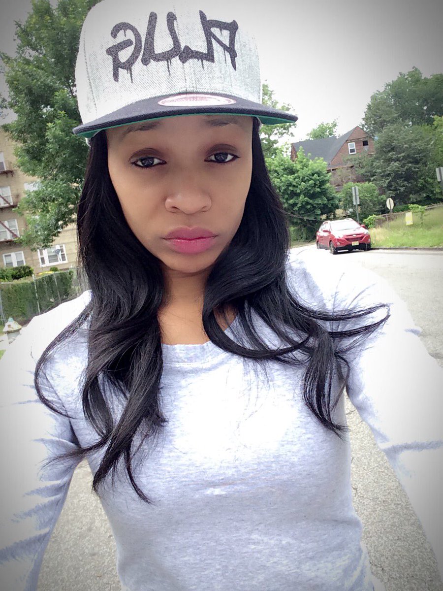 prettymiss6's tweet photo. Plugin the world #plugkbclothing #plugkb #blucirclerecords @prettymiss6 @Blucirclerecor1 @PlugKb https://t.co/pYwqyf7nhE