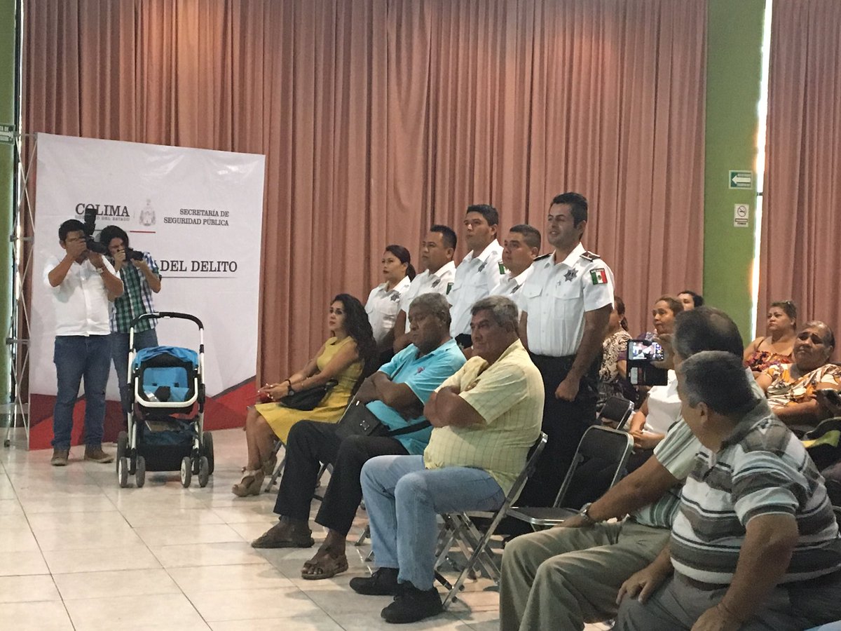 LizetRodriguezS's tweet photo. #EnVivo acompañando a Fundación Colosio en el #PanelVoces con el tema: "Seguridad ciudadana compromiso de todos".
#SomosPRI https://t.co/4SN71jo3gG