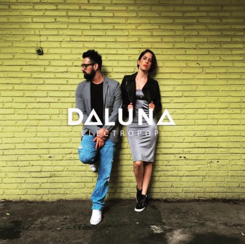 risamalefica10's tweet photo. @URosarioRadio @Desmejorada_ @CoreanoCrespos Desde México les traemos a @DalunaMusic ! escuche la entrevista que les hicimos en #URrock de @URosarioRadio 
https://t.co/1OKcd9kcy6 https://t.co/gPxzb78Srg