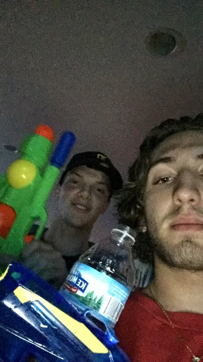 nickbonofiglio2's tweet photo. 1-1 @WaterWars17NHS https://t.co/3atoYHD0gp