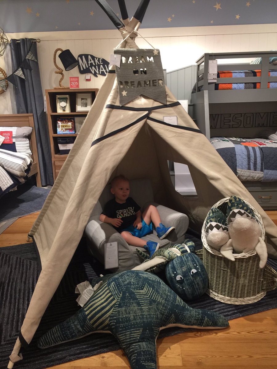 FunMomLyfe's tweet photo. 🤔...How am I going to pull this off too? #momlife #toddlerlife #fun #playroom #Ideas #dreaming https://t.co/dm6mvYYMMP
