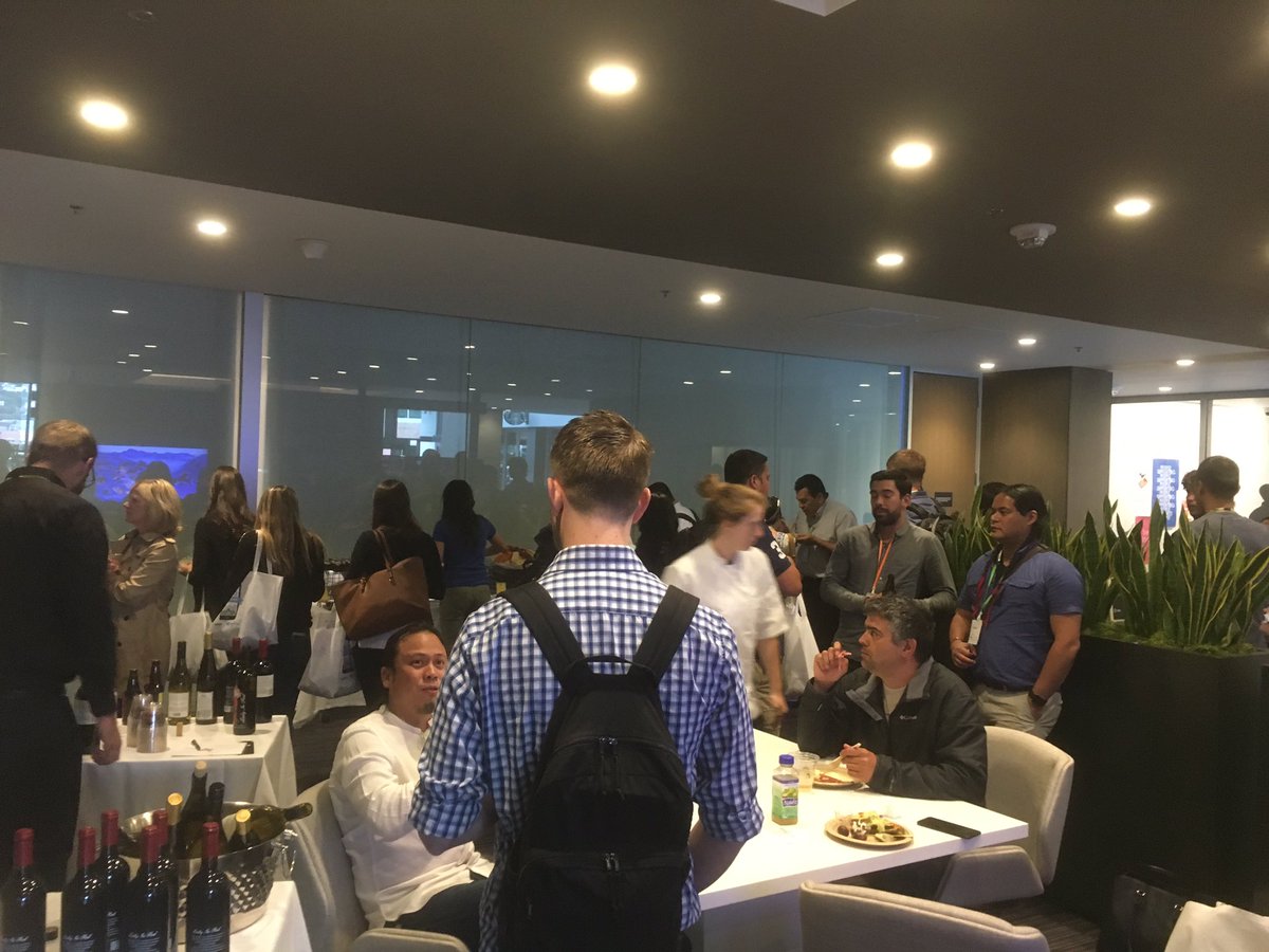 AppsFlyer's tweet photo. #Mobilebasecamp happy hour in full swing, thank you to all of our incredible speakers and @facebook Seattle for hosting https://t.co/WmkV88X8K3
