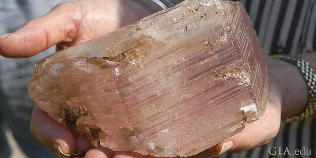 GIAnews's tweet image. #Morganite crystals can be large, with specimens from Brazil weighing 10+ kilograms. bit.ly/23KeLdB