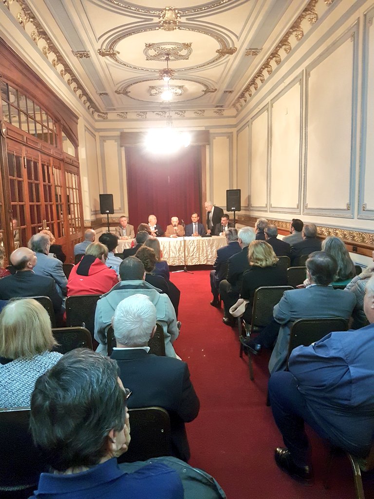 raposoemilio's tweet photo. Acompañando autoridades d la colectividad española e italiana en la organización d una #GranComida p celebrar su #integración en Argentina https://t.co/LnPHqh1aeg