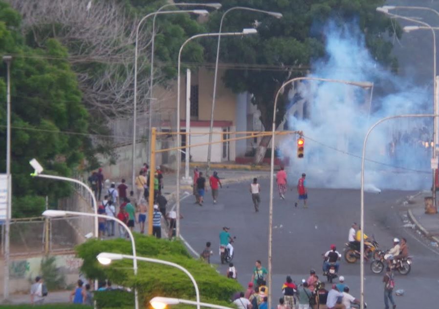 diariopanorama's tweet image. #últimominuto Murió joven de 24 años en manifestaciones en Torres del Saladillo, Maracaibo buff.ly/2qYcYUf #Venezuela
