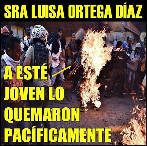 alejabolivarian's tweet photo. #OperacionTunTunXLaPaz Sra @lortegadiaz le recomiendo colirio y ubicatex, gent muere a causa d la intolerante derecha y ud voltea la cara https://t.co/2VHVKnSZv5