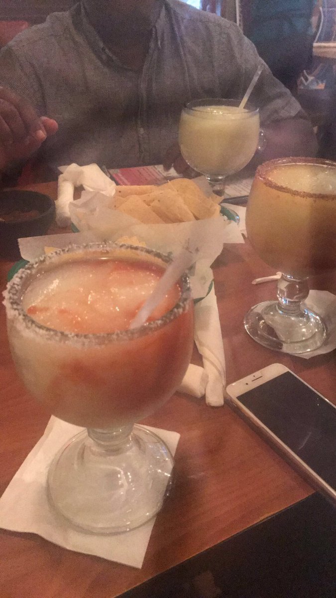 brirenttt's tweet photo. Ritas w my fav people! #parents #LasRamadas #imtryingtogetdrunk #seriously https://t.co/xjWjqwqkfb