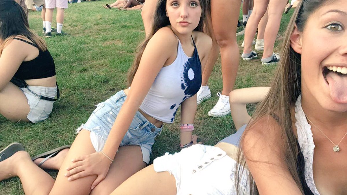 mvarley6's tweet photo. happy birthday boo❤️ i hope you had the best day!! love youuu💋 @luciaaddamo https://t.co/ZiWoUFYI4K