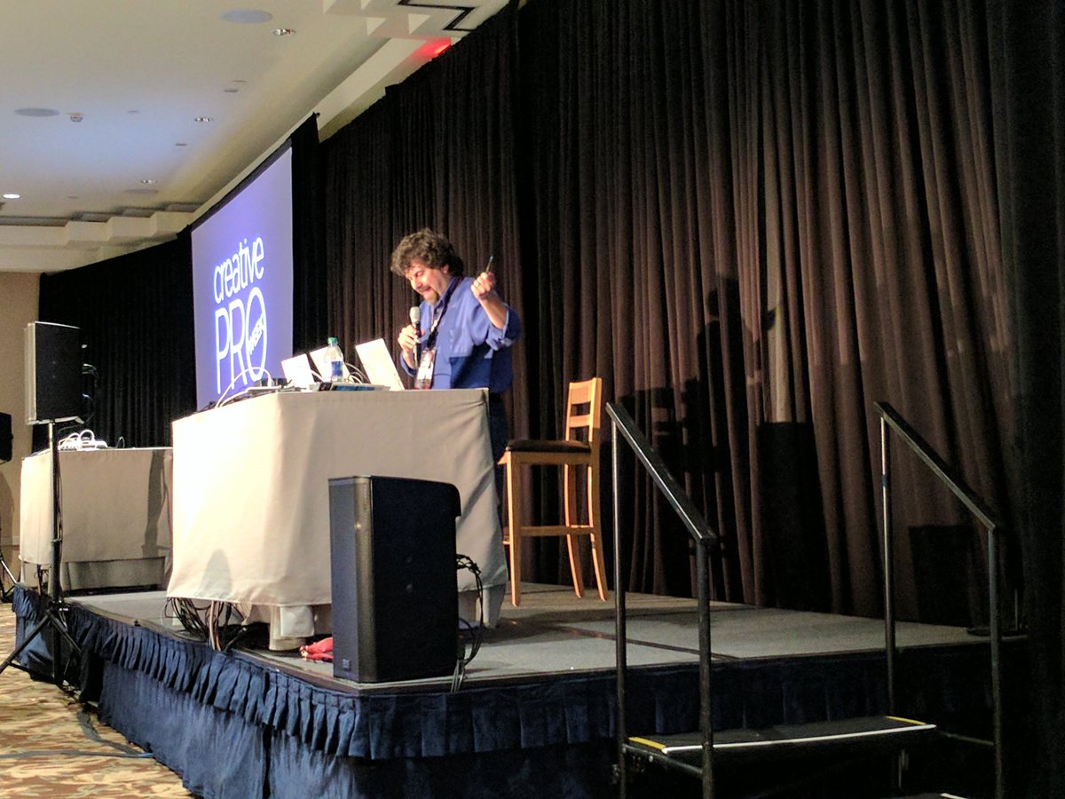 lifebypixels's tweet image. @CreativeProWeek in #Atlanta doing the 3 minutes max game, filled with tips and tricks. Host @dblatner pointing to contestants. #CProWeek