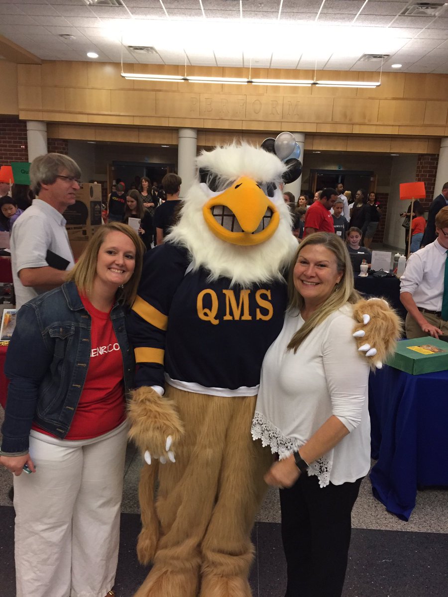 QMSGriffins's tweet photo. Looked who showed up for #Henrico21! #qcrew https://t.co/mhhvB8vorm