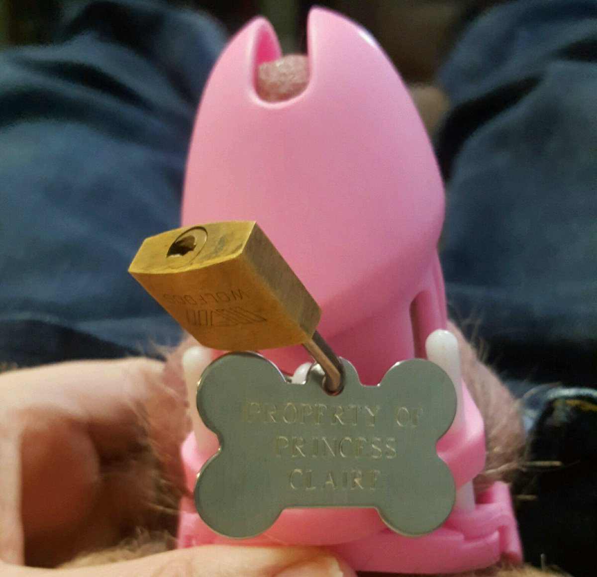 UnfairClaire's tweet photo. After almost 70 days my #fatloser will get his keys back. Or, will he? Giggles.  😂#keyholder #lockedup #deniedorgasm #femdom #findom 🖕👑 https://t.co/gNg4p11mrP