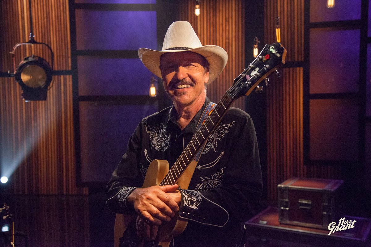 BBW_BFF's tweet image. guys, the congressional candidate who didn't body-slam a reporter is adorable