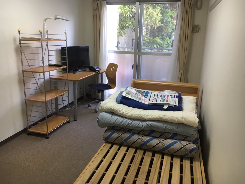 公式 仙台ウェディング ブライダル専門学校 V Twitter 寮見学第2段 まるでホテルみたいで綺麗 家具付 女子には嬉しいコンテナ付きなので 荷物もたくさん収納出来ます もちろん 毎日手作りの美味しい食事付ですよ T Co 30i7oqcws5 仙台