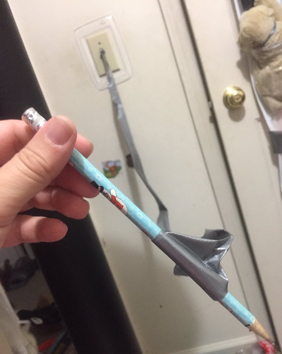 CoffeeBookCat's tweet image. #excitement ! #STEMSolve 🚫More getting outta 🛏 to turn off 💡Special Thanks to @theduckbrand ! My contraption #ParentToolkit #parentingwin