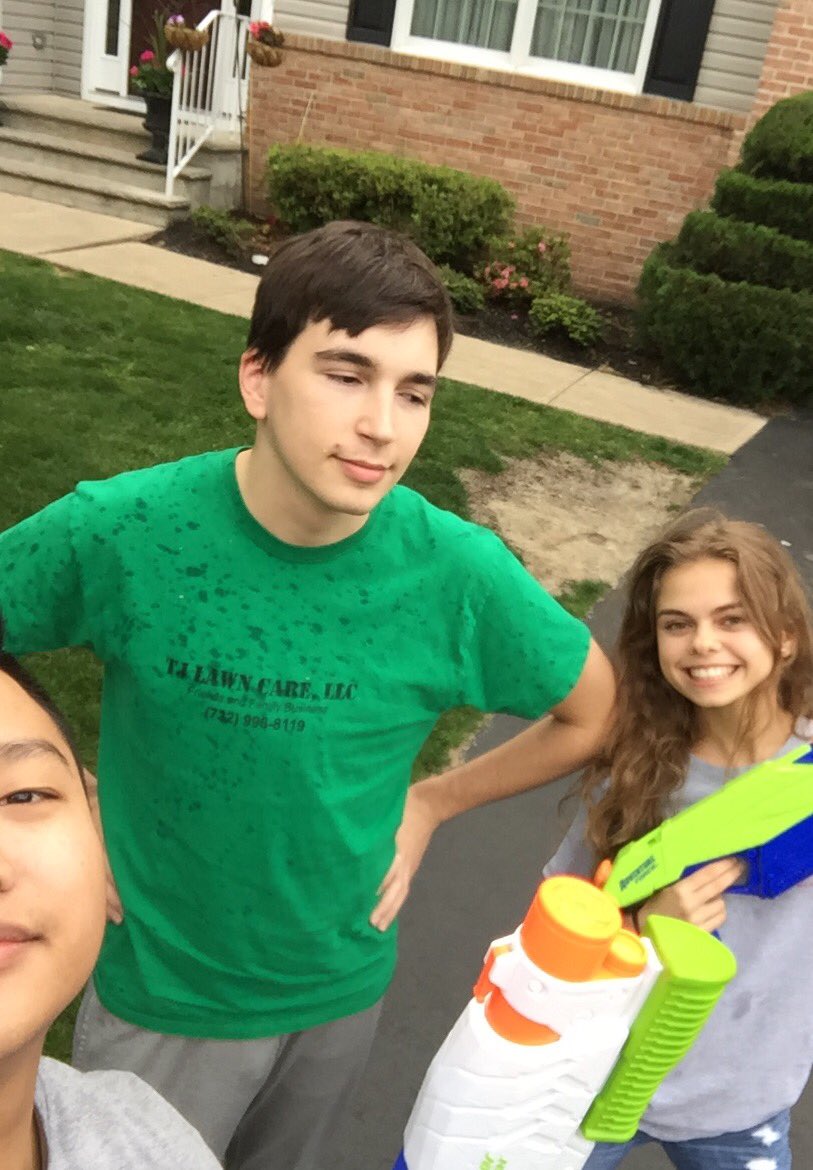 HowellAssassin_'s tweet photo. Bryan Ho and Emilia are out for blood! Two kills in one night 😎🔫💦 https://t.co/zrcDZa4ffn