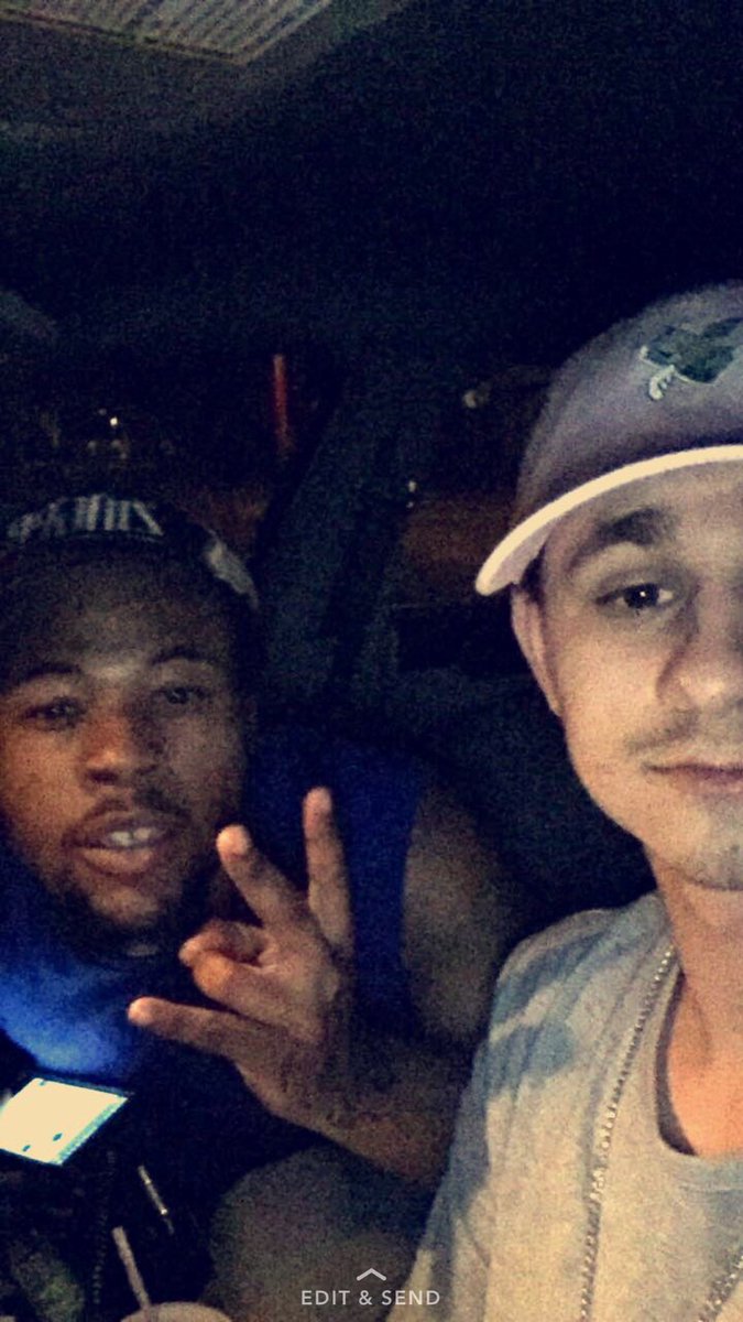 Deleon20Deleon's tweet photo. Be on the look out!! You know me and Leroy still be workin 👏🏻👏🏻💯 #MyMfDude #Producen #J-kicx #ItsPMR #MoneyHat #Pink https://t.co/TR0LLvDldo