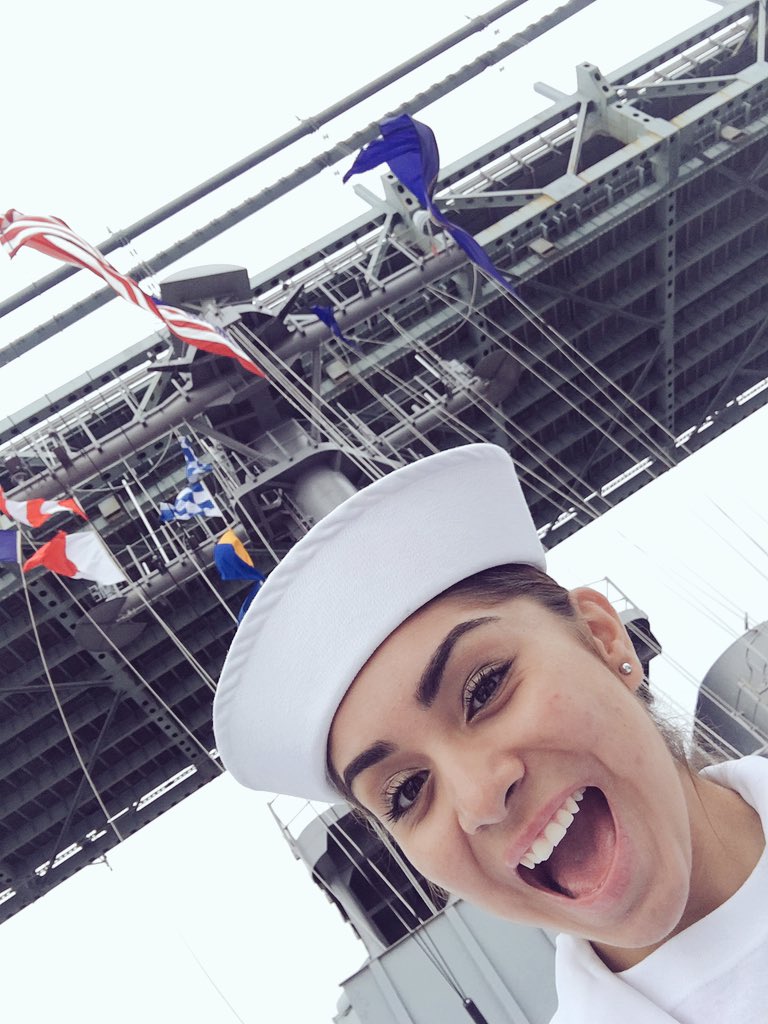 _anabeezy's tweet photo. Here's a bit of New York from my arrival this morning on my bad ass ship✨🇺🇸🤘🏼 #FleetWeek2017 #FleetWeekNYC #navy #hooyah #ManTheRails https://t.co/MlCF7O9vyX