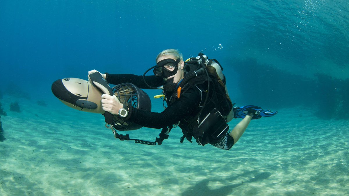 Some call it a DPV; others call it an underwater #scooter. 
➡️ diving.io/submarine-and-…