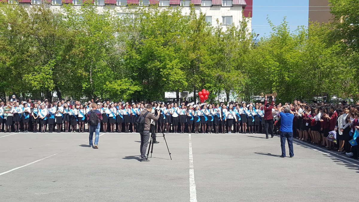 SBS_MURAGER's tweet photo. The end of the school year at #Murager #expo2017 #karaganda #kazakhstan #education #science #prom2017 https://t.co/BOS06v15GB