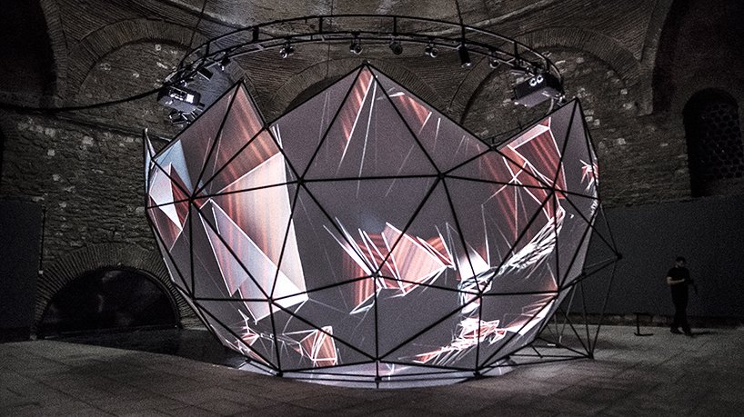 Young_Bird_Plan's tweet photo. #YoungBirdNews NOHlab x buşra tunç present OCULUS as an interactive light + sound performance https://t.co/NBODBzjwLB