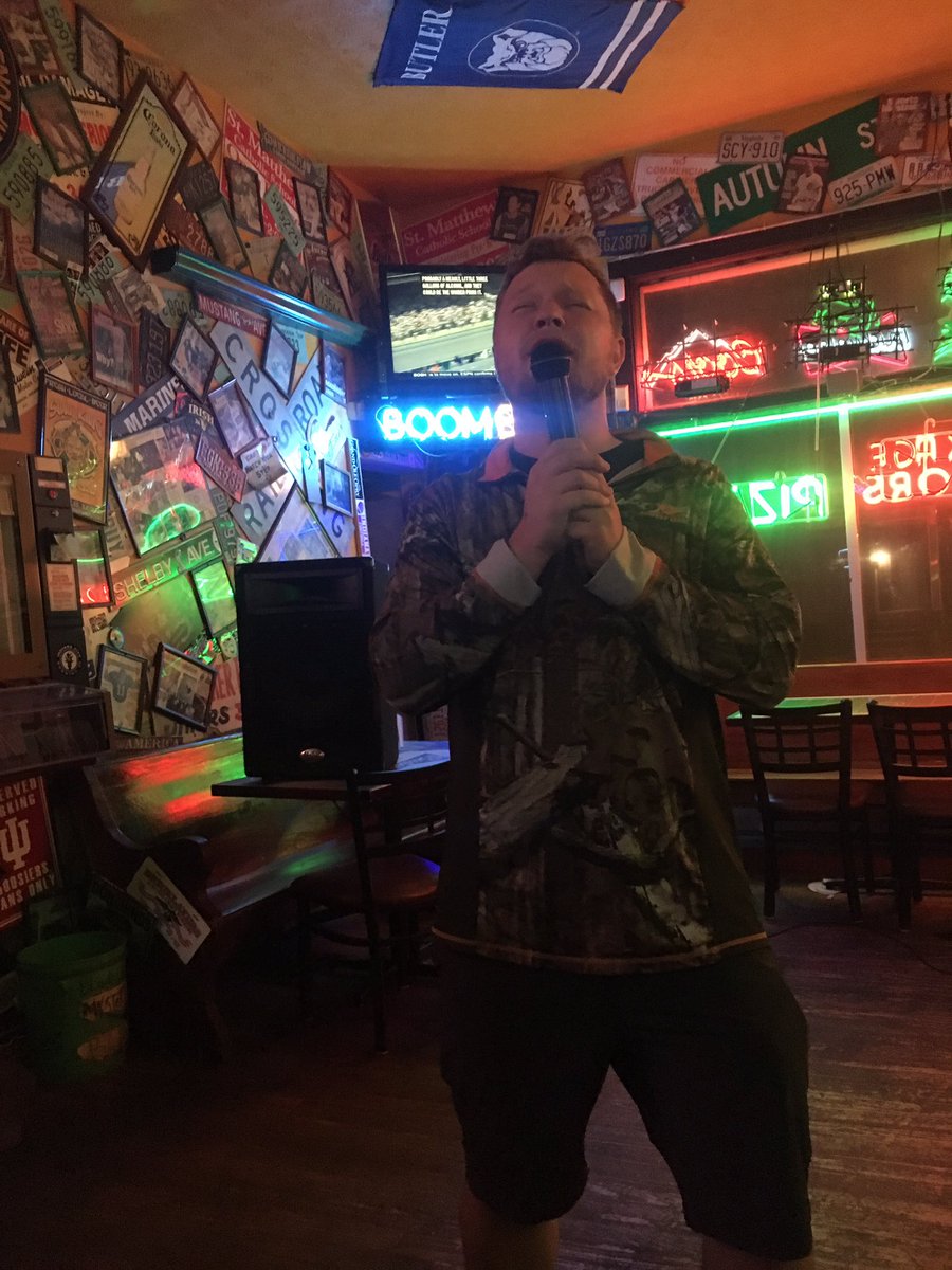 wifijesusfish's tweet photo. @BHFC_Indy legend @ssluis captivating the crowd at @SilverCircleBar. @IndyCityFutbol https://t.co/8HniunH57G