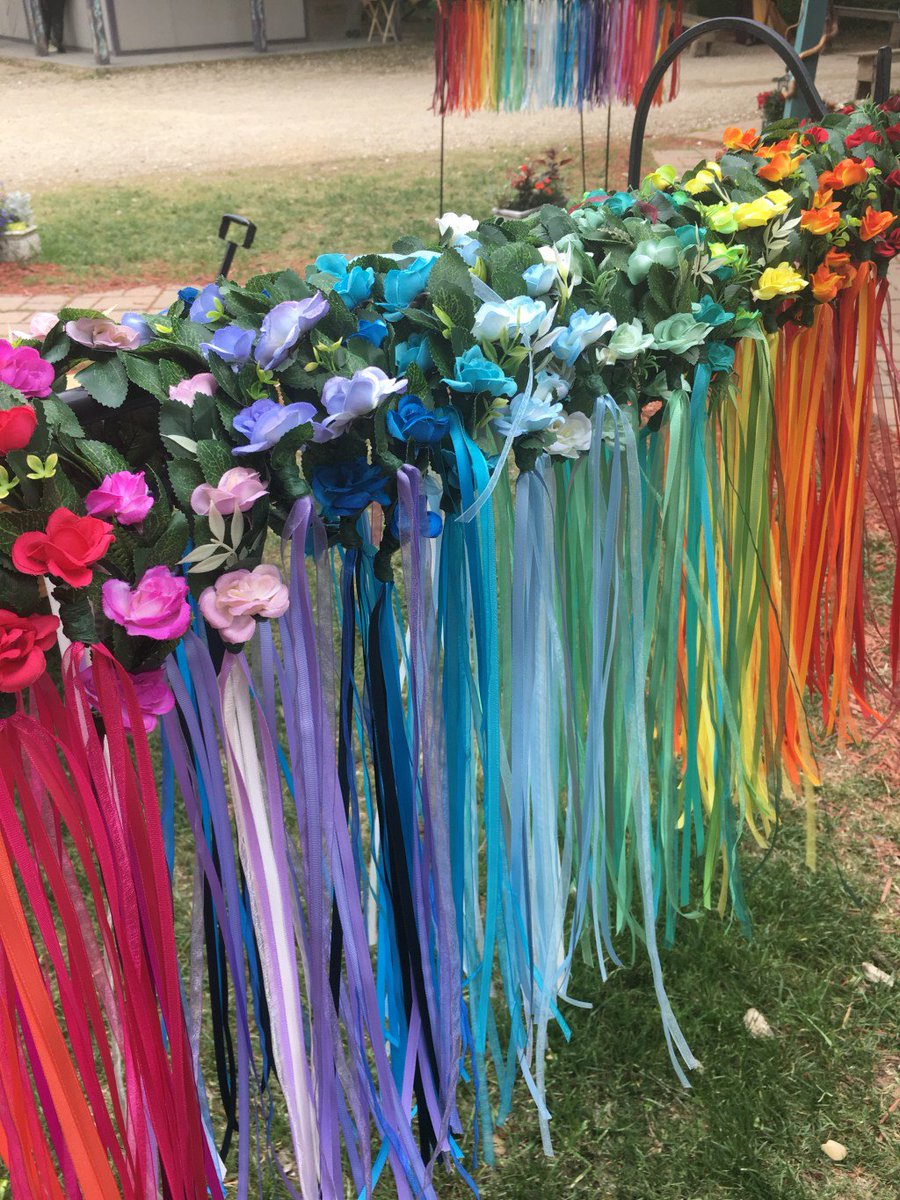raisingtexans's tweet photo. Scarborough Renaissance Festival https://t.co/QxFq9EKzt3 https://t.co/oflcIFZNoH
