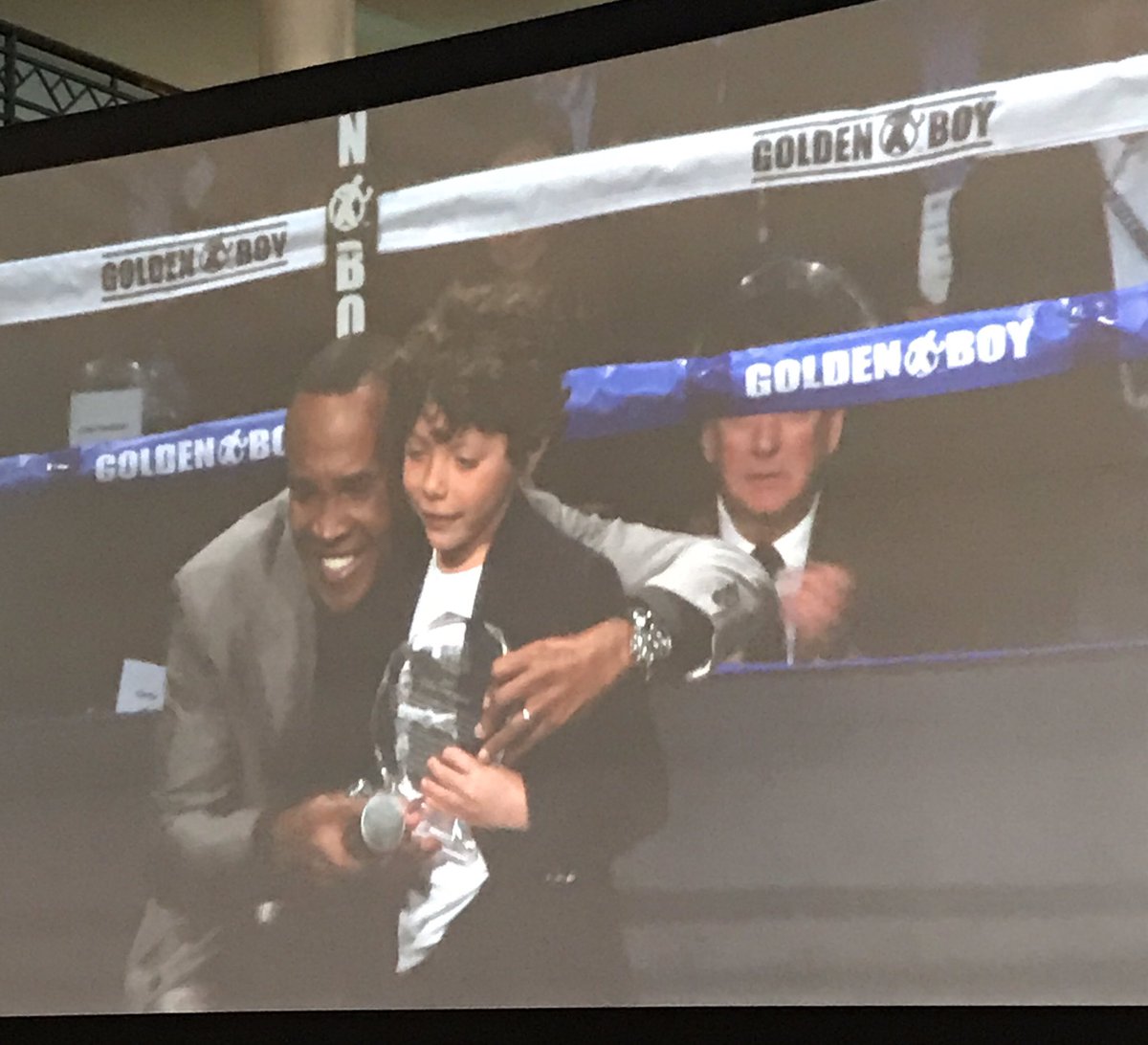 brbalbirnie's tweet photo. $ISDR Presented today @BRILEYFIN and enjoy the event this evening @SugarRayLeonard. Sugar Ray Leonard Foundation. great cause #goodpeople. https://t.co/md4v9URek5