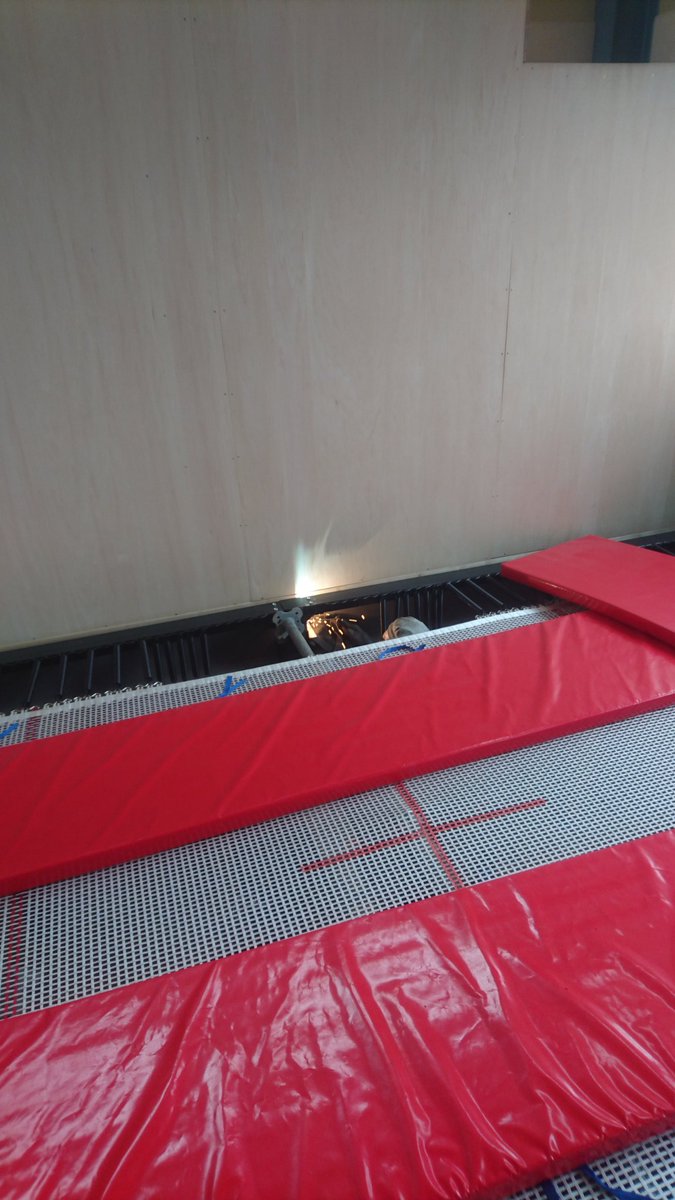 Studio_Ac2t's tweet photo. 競技用トランポリンの下のフレームに当たる問題を解消するため、20㌢底上げしました!
更に、下のフレームを取り溶接しました!四隅も溶接したので頑丈です♪
これで滅多なことでは当たることはないと思います。
#北海道 #岩見沢 #トランポリン #アクト #Ac2t https://t.co/4CUQNzI9Jw
