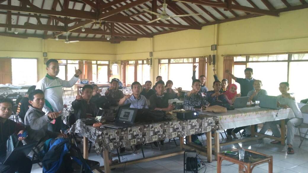 Hari libur diisi Kegiatan Rakor Pendamping Desa Zona 6 Kab. Sukabumi <a href="/tppindonesia/">Pertepedesia</a> <a href="/EkoSandjojo/">Eko P. Sandjojo</a> <a href="/jokowi/">Joko Widodo</a> <a href="/KemenDesa/">Fast Track Travel</a> #TppiSukabumi