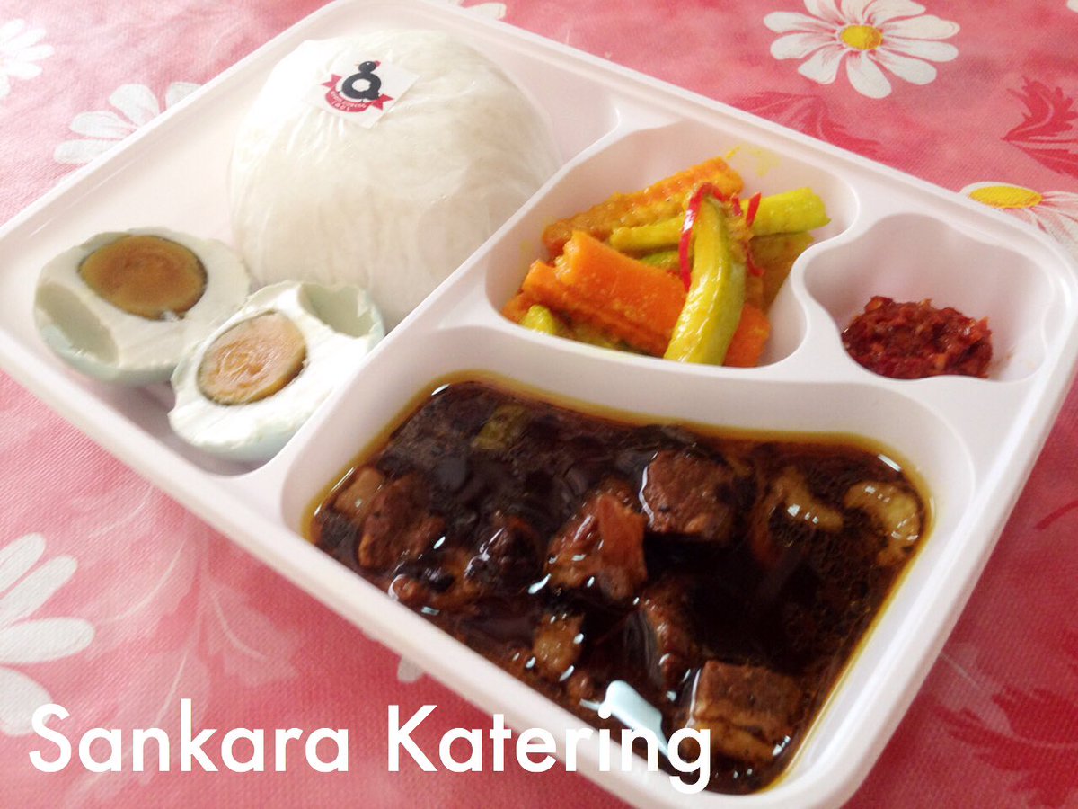 SankaraKatering's tweet photo. Today #menu #katering / #catering #nasibox : #rawon #acarkuning #jakarta #cibubur #kuliner #food #homemade https://t.co/Gkdw8h7sXU