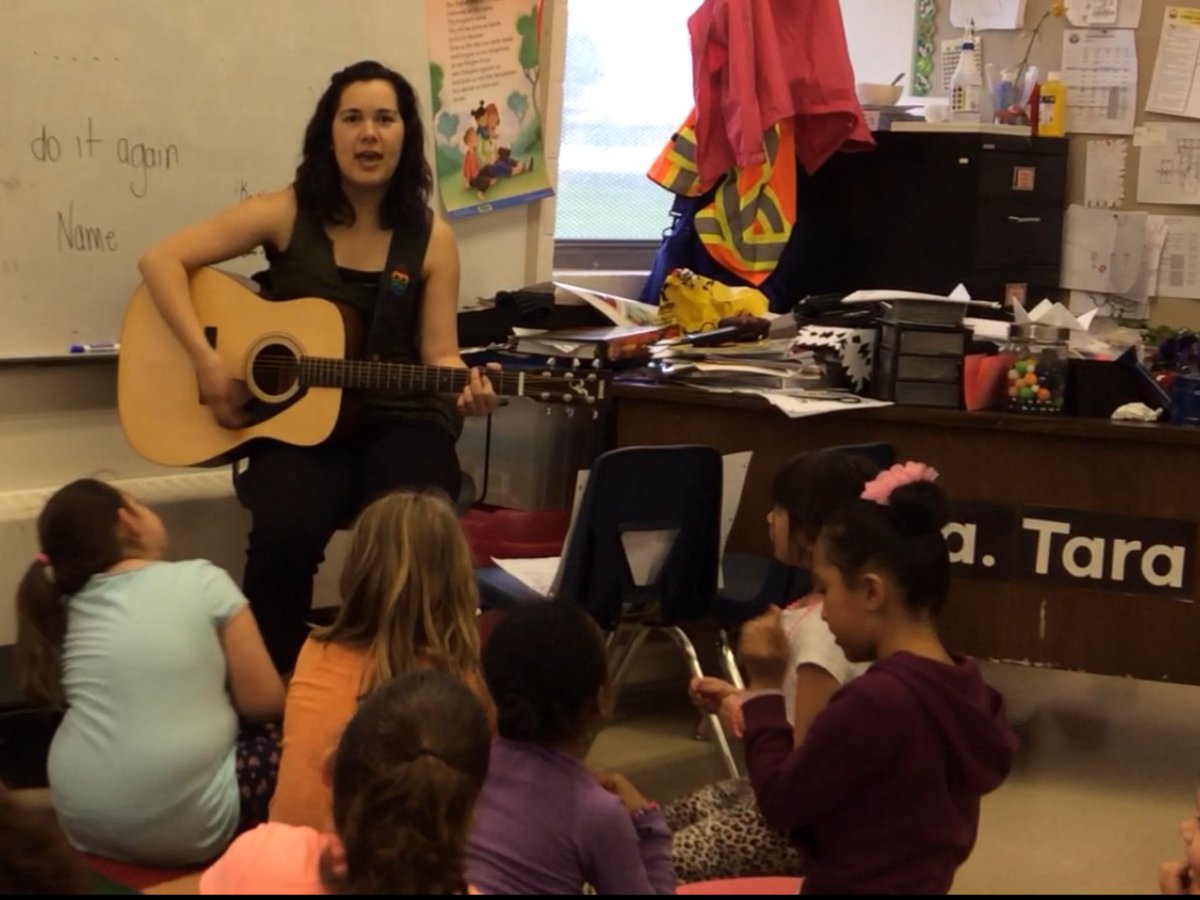 Never a dull moment in 1C!  #flg #ECSDawesome