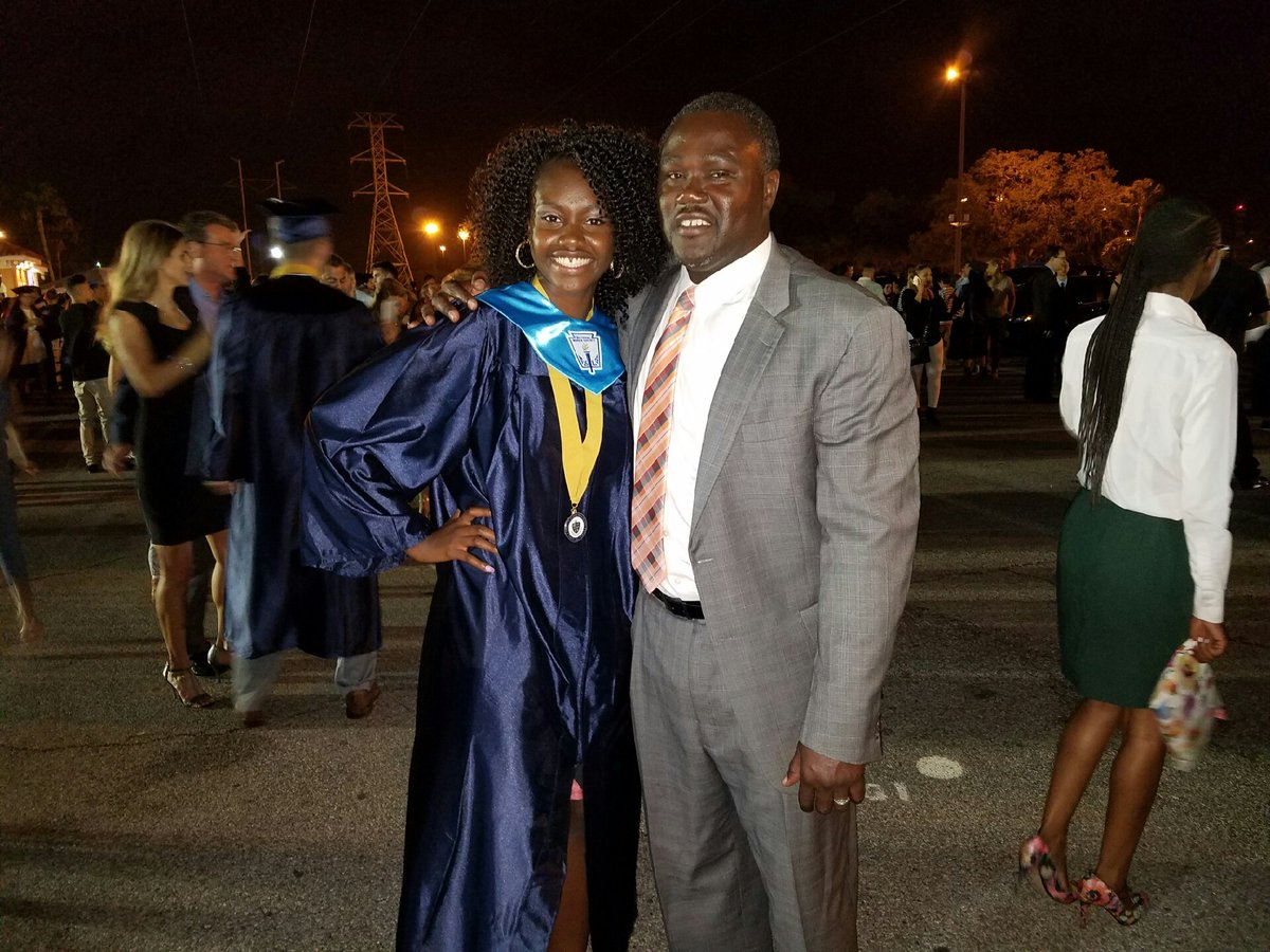 DAsia_James4's tweet photo. Time flies... https://t.co/NhXzZ1tQUj