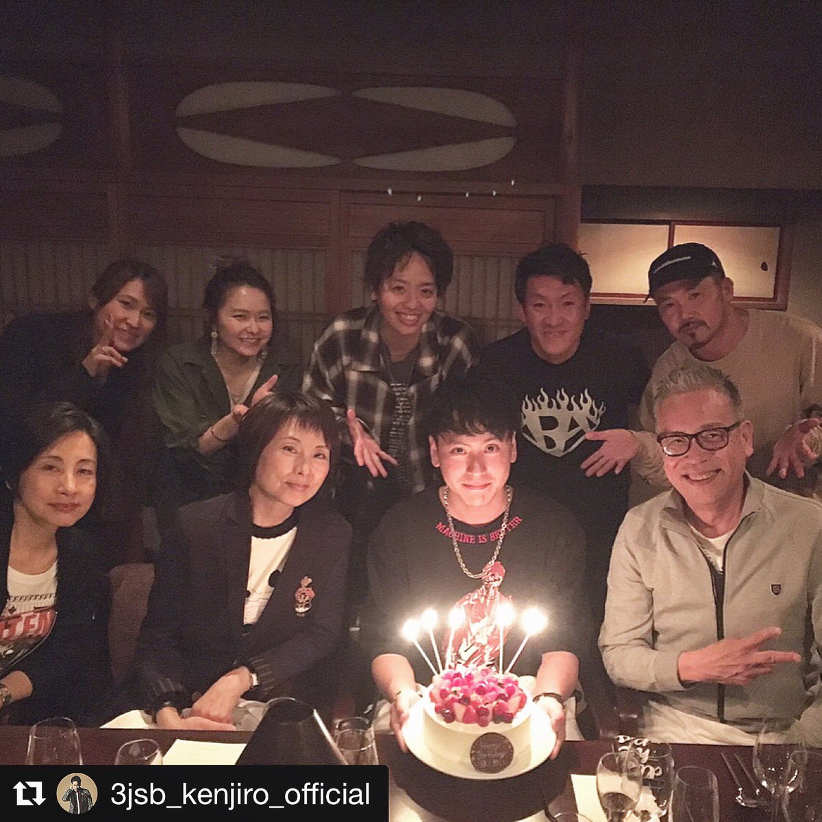 tera_0614's tweet photo. けんちゃんおめでとう(^^)(^^)

周りを大切にしているから
周りから大切にされてる

友達であり
仕事仲間であり
尊敬する人

いつもありがとう！
これからもよろしく(^^) https://t.co/fJgS5FZTYo